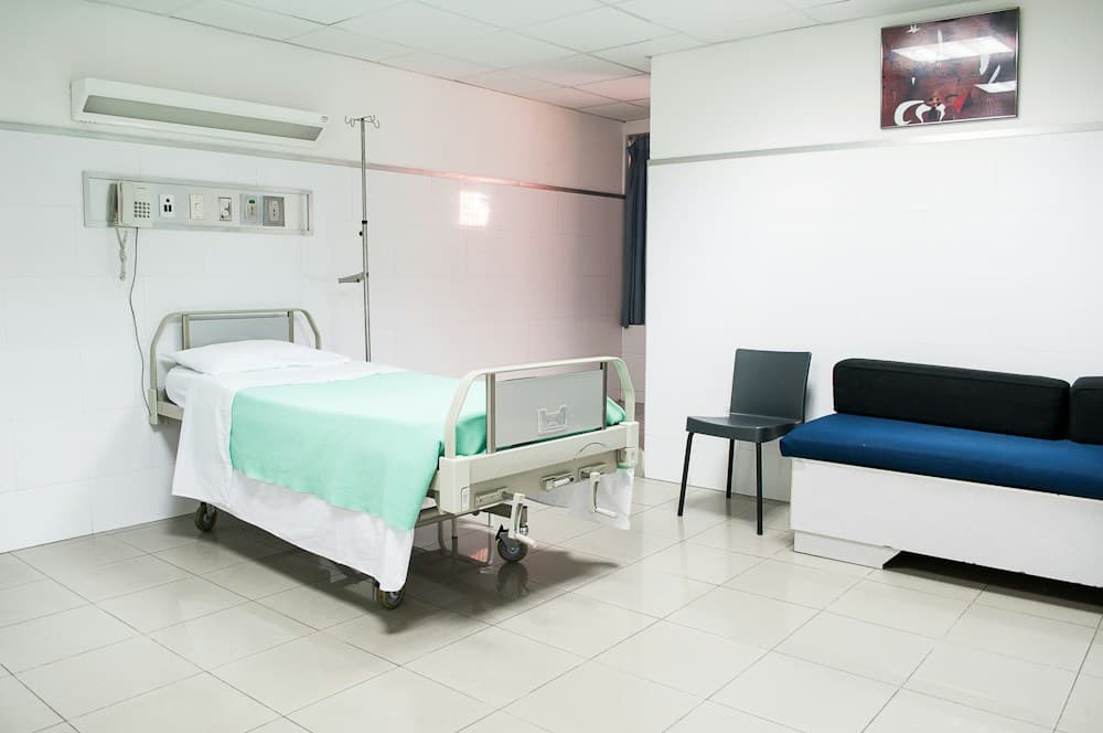 Illustration of an inpatient room.
